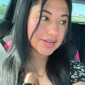 Meet your Posher, Dayana